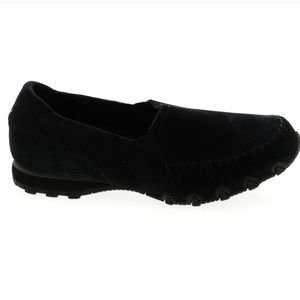 SKECHERS FLATS.